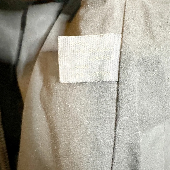 Vintage Structure Leather Vest with snap closure and Zipped Pockets | S - Picture 6 of 7